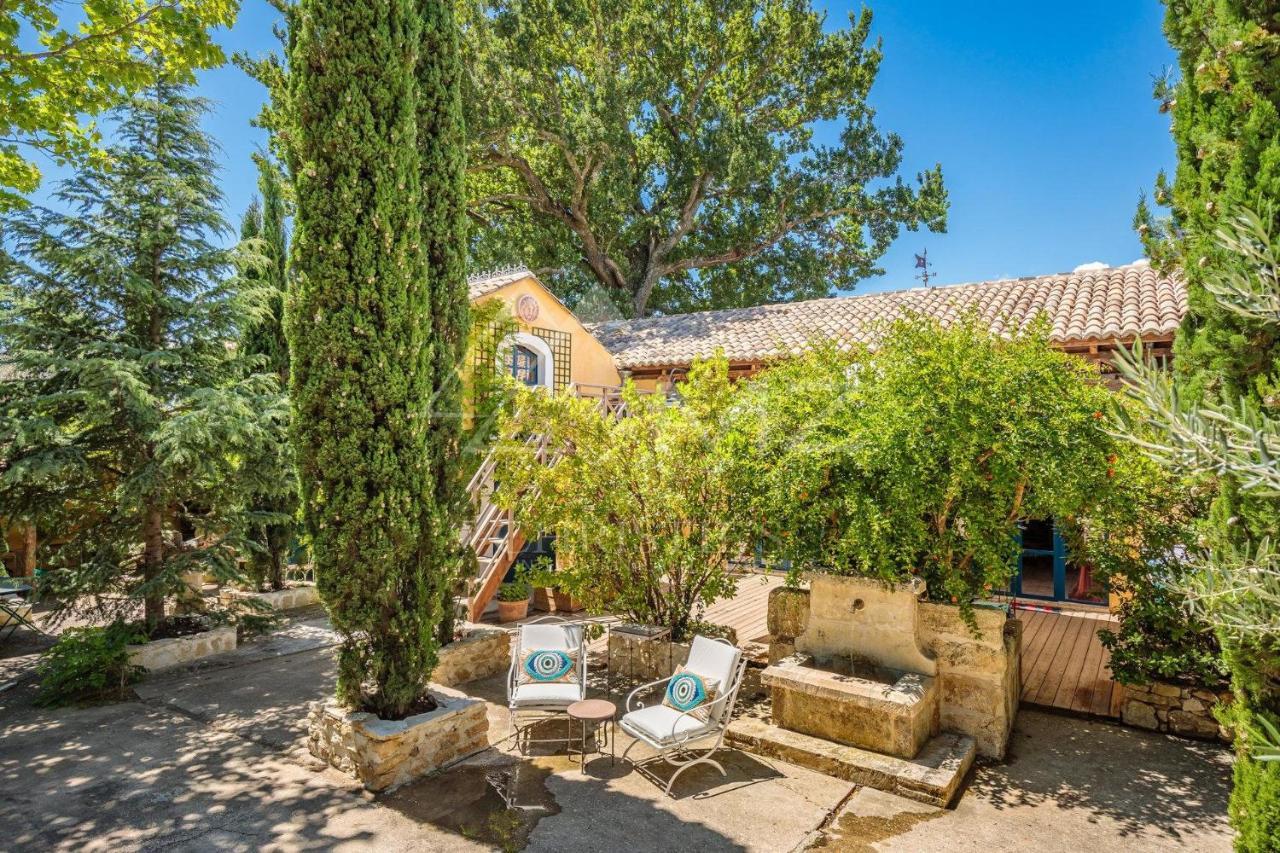 Bastide Du Regent Hotel Le Thor Exterior photo